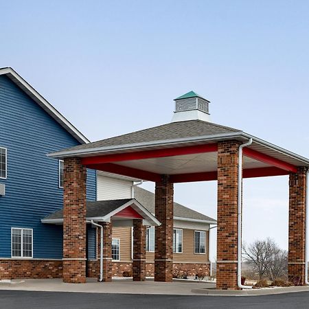 Americinn By Wyndham Williamsburg ภายนอก รูปภาพ