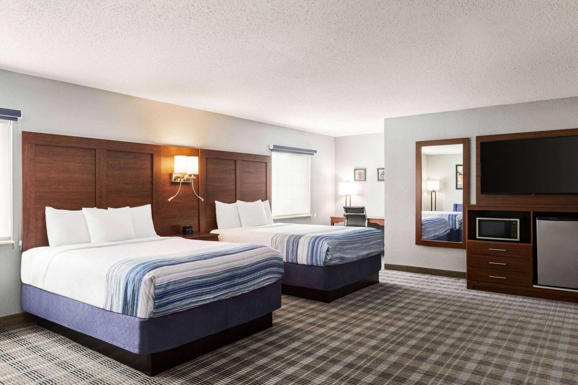 Americinn By Wyndham Williamsburg ภายนอก รูปภาพ