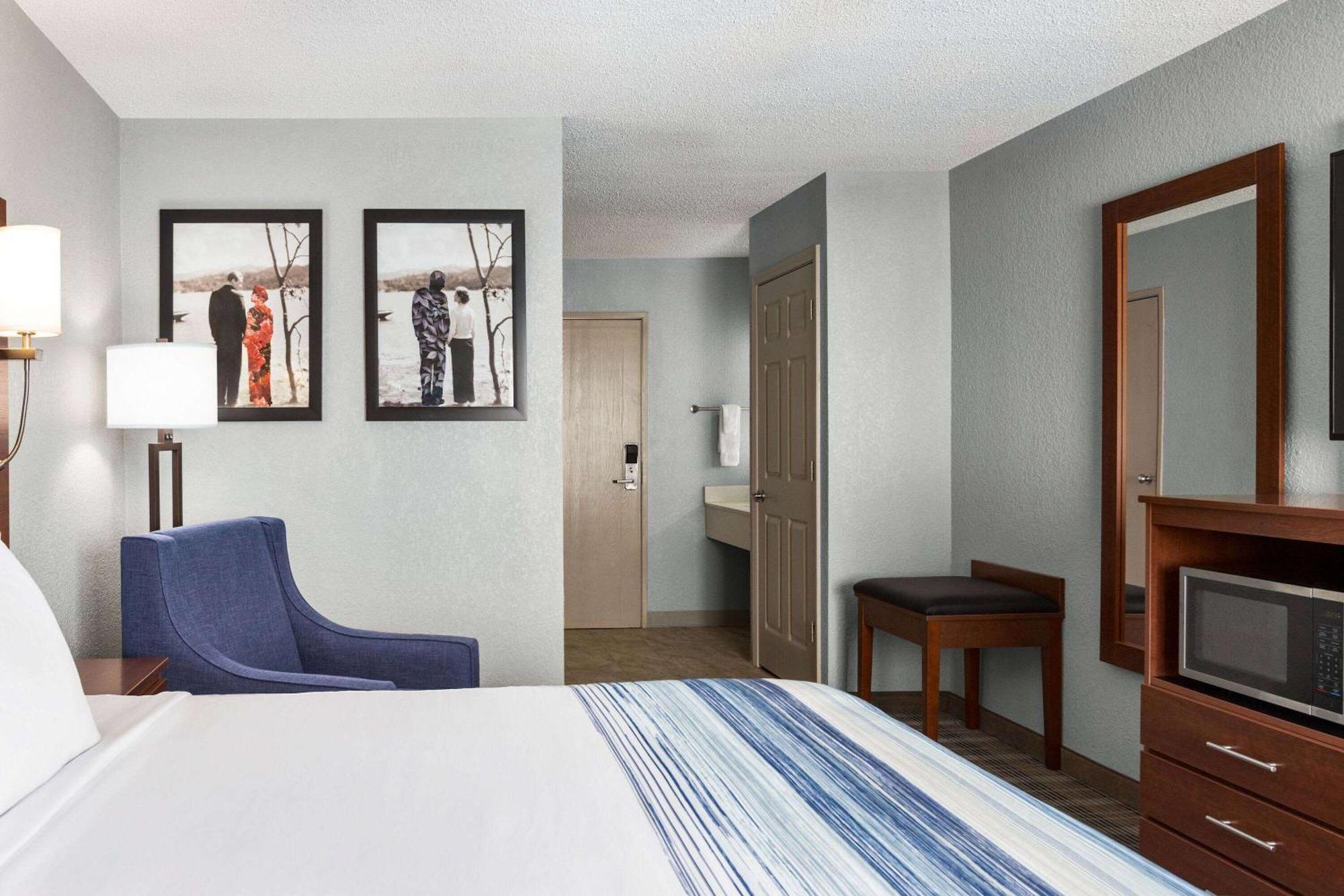 Americinn By Wyndham Williamsburg ภายนอก รูปภาพ