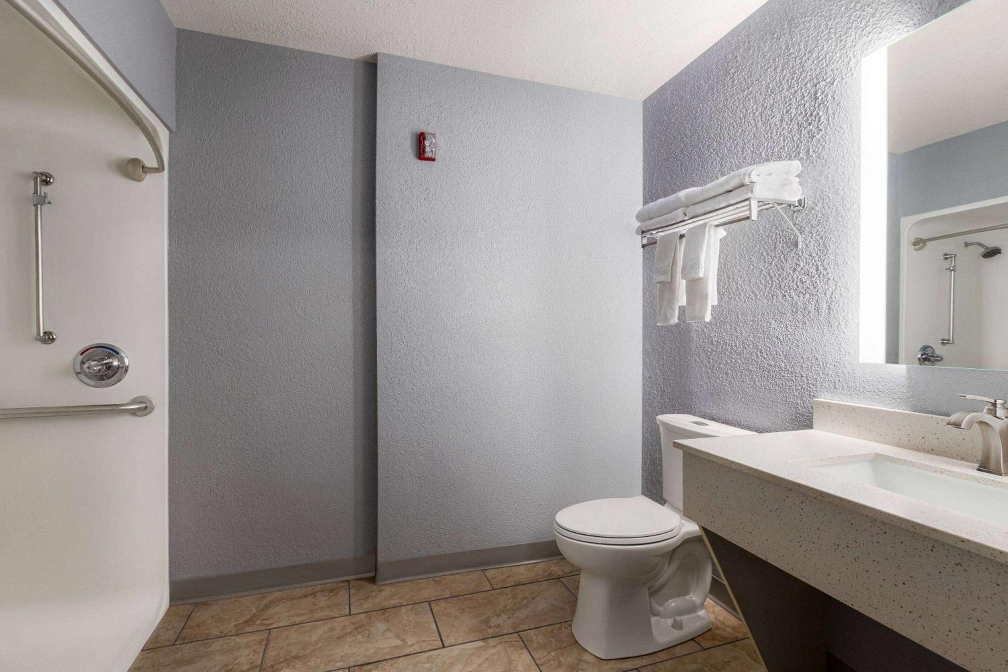 Americinn By Wyndham Williamsburg ภายนอก รูปภาพ